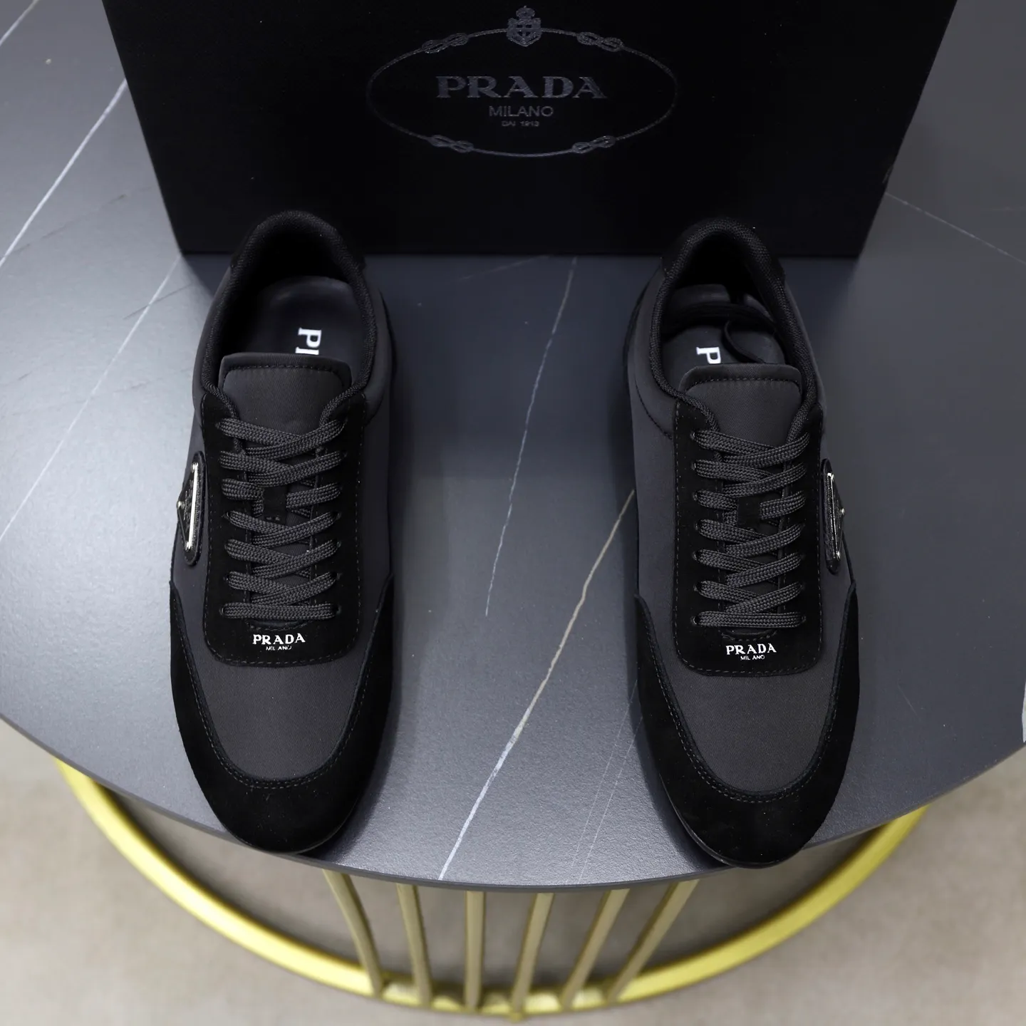 Men's shoes: 440💰🙅‍♂️🙅‍♂️🙅‍♂️ Brand: PRADA Standard code: 38–44 (45 can be customized) Level: Same as the official website Material: Original fabric Comfortable and breathable lining Lightweight and wear-resistant outsole Style category: Men's fashionable casual shoes and boots Running sneakers Distinguished luxury brand elements Top luxury Color: actual picture color